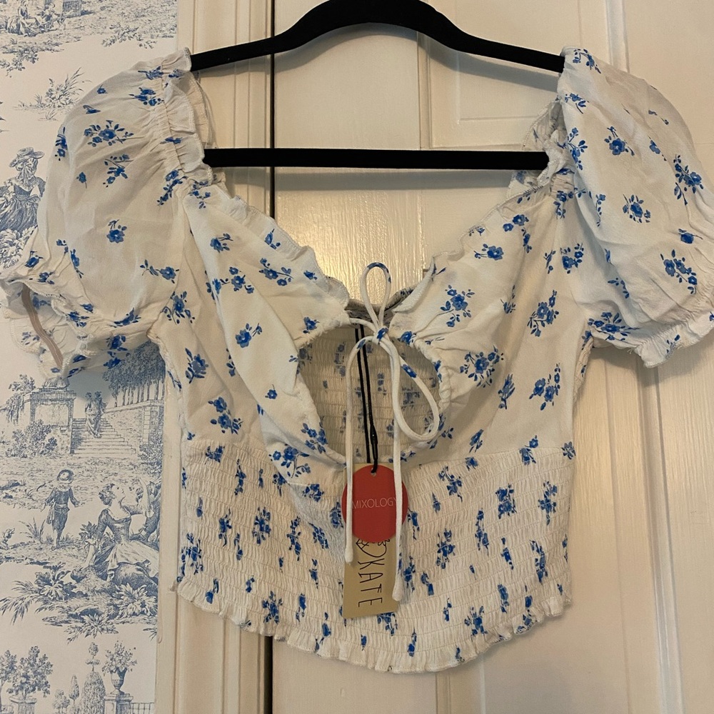 Gab & Kate floral front tie crop top size small